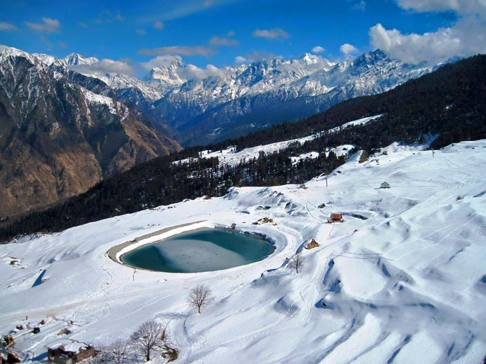 Snow in Auli