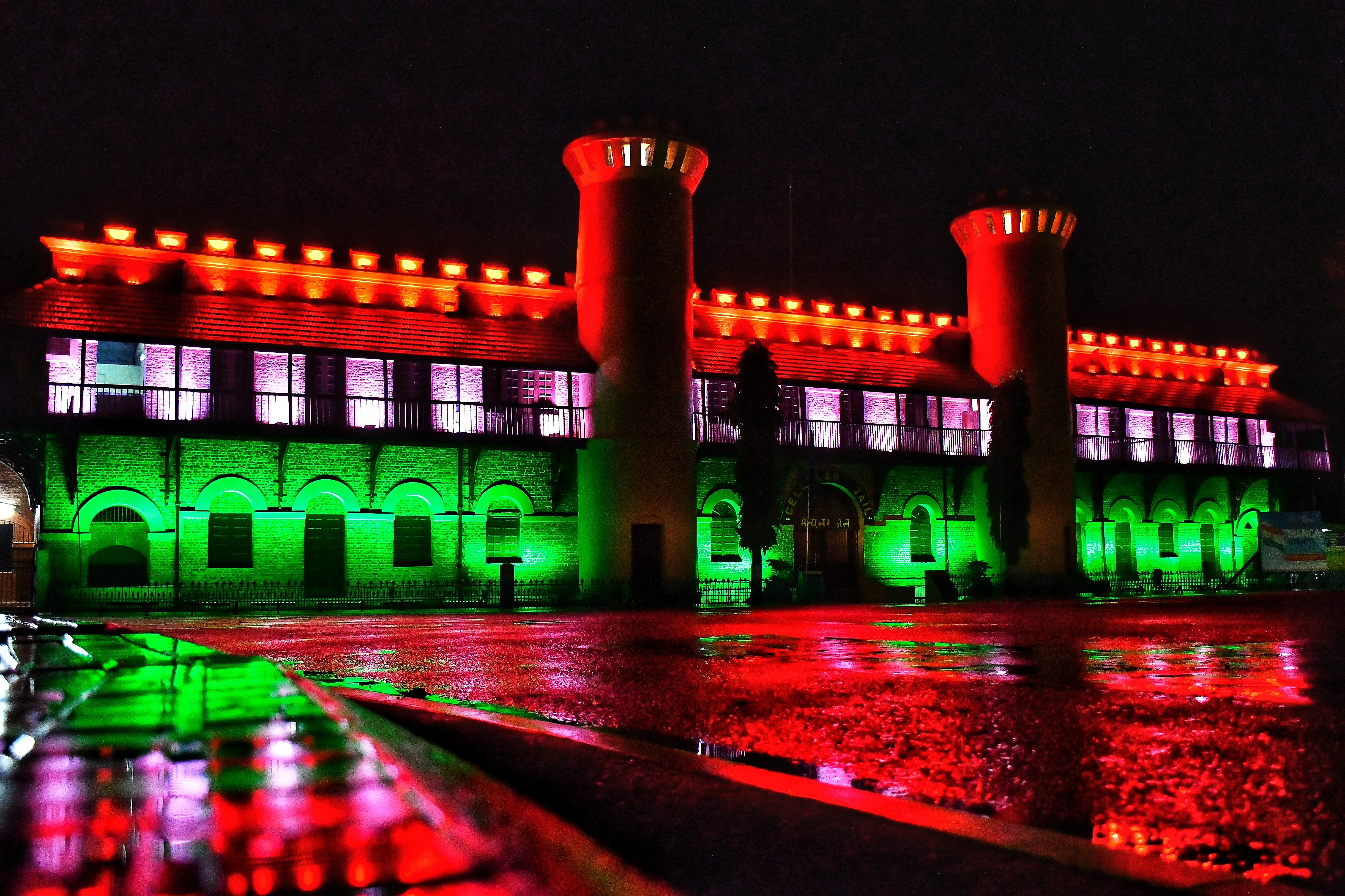 Little and Sound Show in Cellular Jail