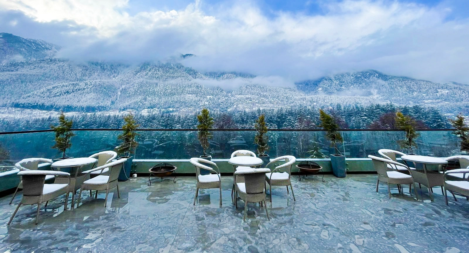 Manali Hotel Mountain View